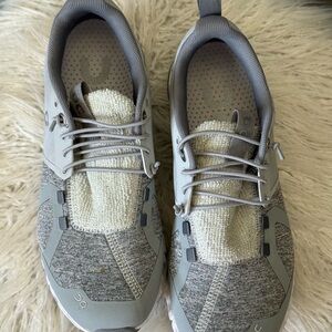 On Running Light Gray Sneakers